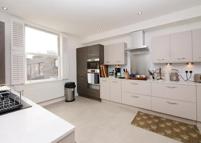 アパート Bluebridge Cluster ヨーク