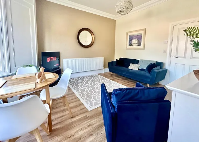 アパート Bluebridge Cluster