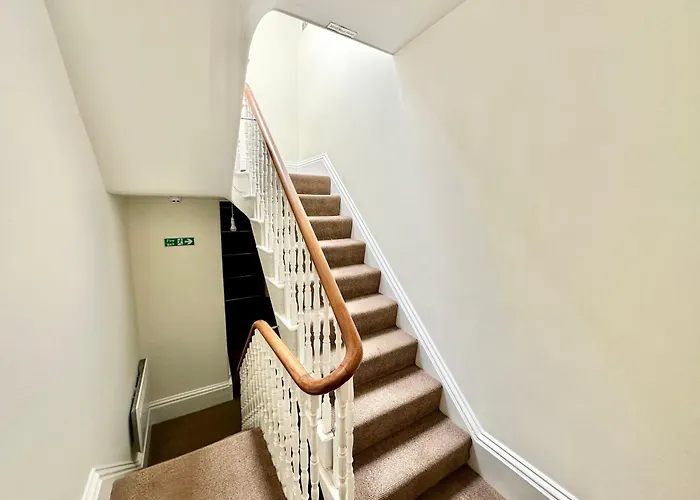 アパート Bluebridge Cluster ヨーク