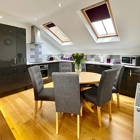 アパート Bluebridge Cluster *